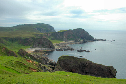 Picture of a view over dramatic steep cliffs on the Isle of Islay