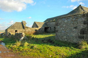 Picture of partly ruined farm buildings