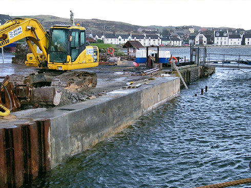 Picture of a quay wall being rebuilt