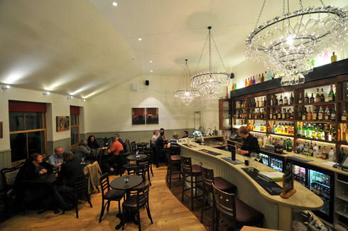 Picture of the bar of the Islay hotel in Port Ellen