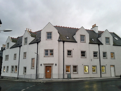 Picture of the front of The Islay Hotel in Port Ellen